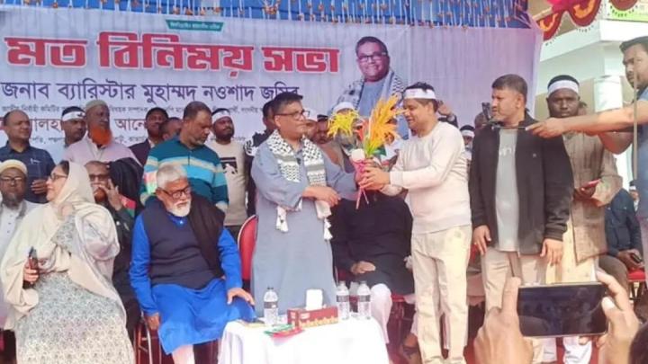 পঞ্চগড়ে আওয়ামী শ্রমিক সংগঠনের পাঁচ শতাধিক নেতাকর্মীর বিএনপিতে যোগদান